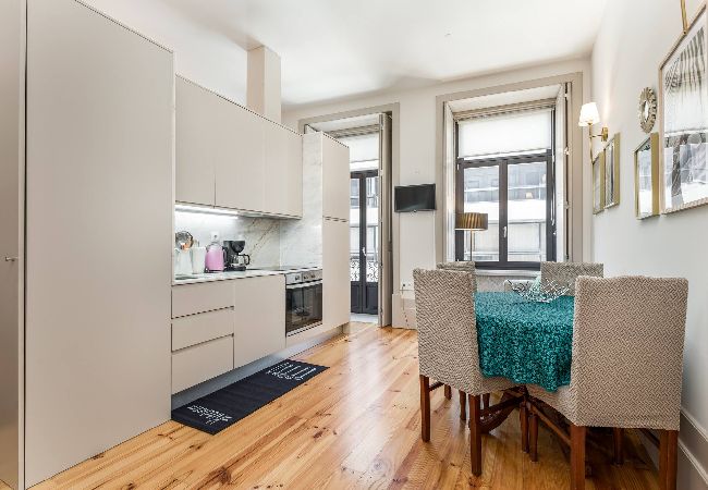 Apartamento em Porto - P05 - Estúdio Dom João IV 402