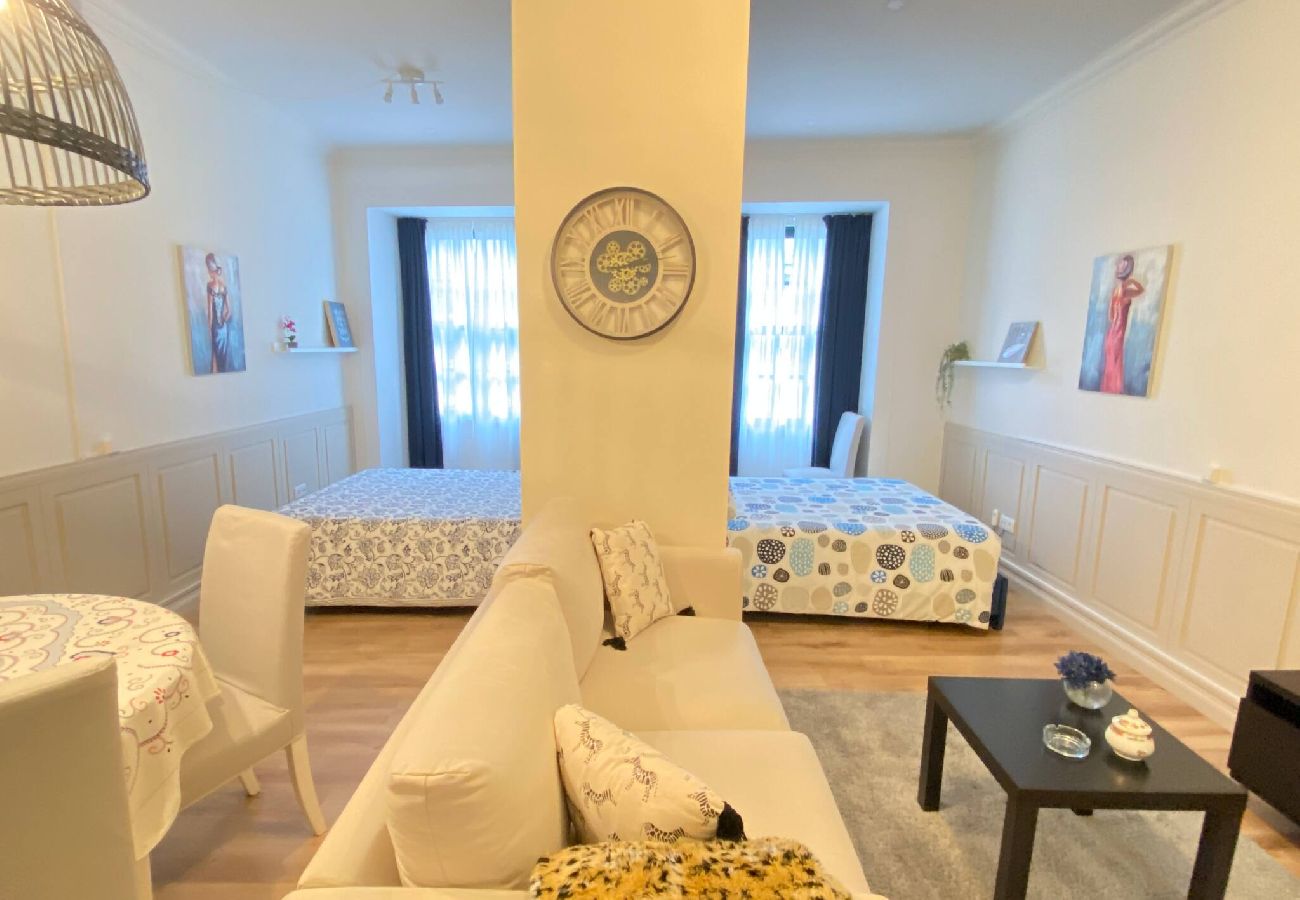 Apartamento em Porto - P02 - São João F